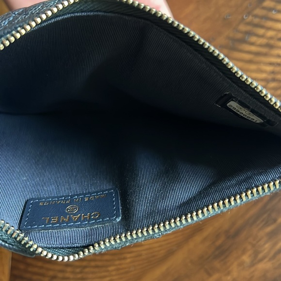 CHANEL Quilted Diamond cardholder zipped wallet. Gently used Navy Blue. - Picture 7 of 11